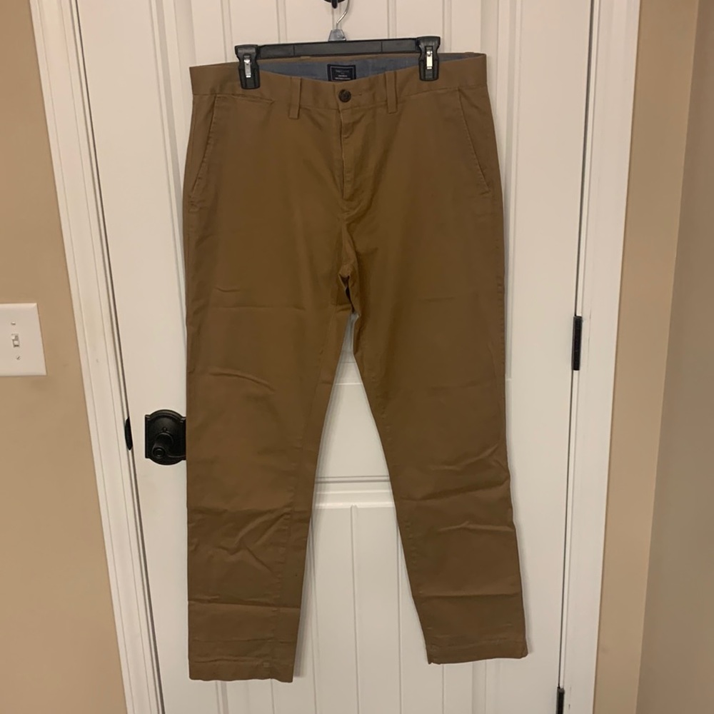 Gap Slim Stretch Tan Khakis Size 33/32